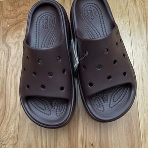NWT brown crocs size 7